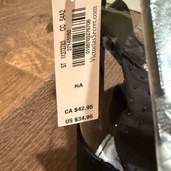 Victoria's Secret NWT Black and Gold Cosmetic 2-Piece Makeup Bag - Picture 3 of 7